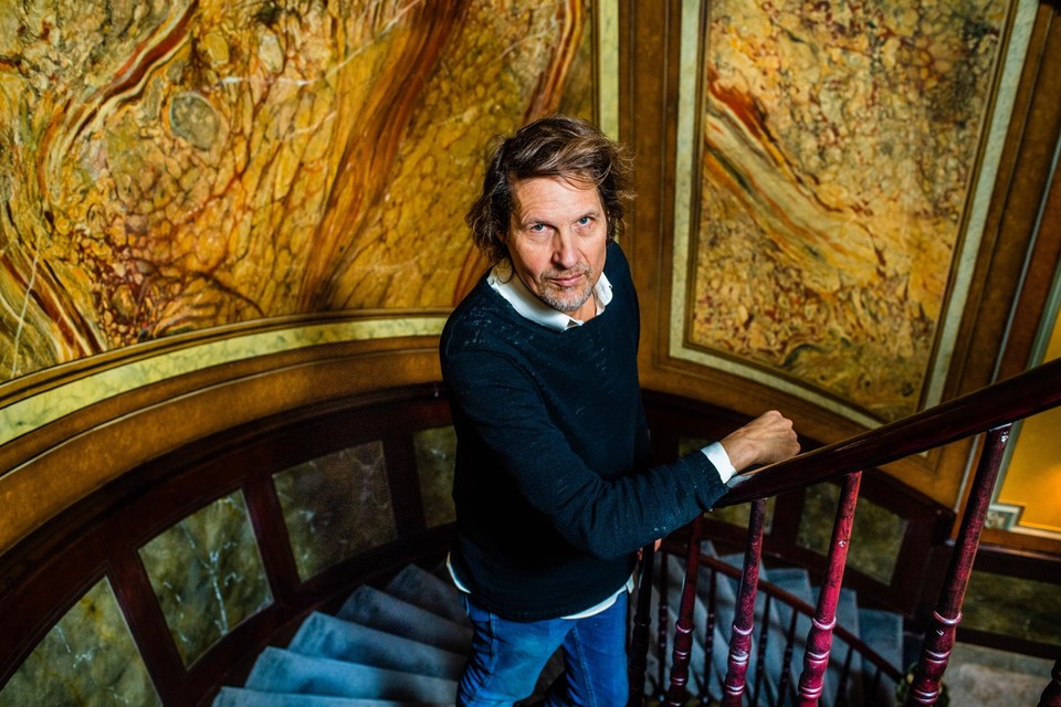 Willem Wallyn zet zijn schouders onder , een sitcom over een Turkse kapper.