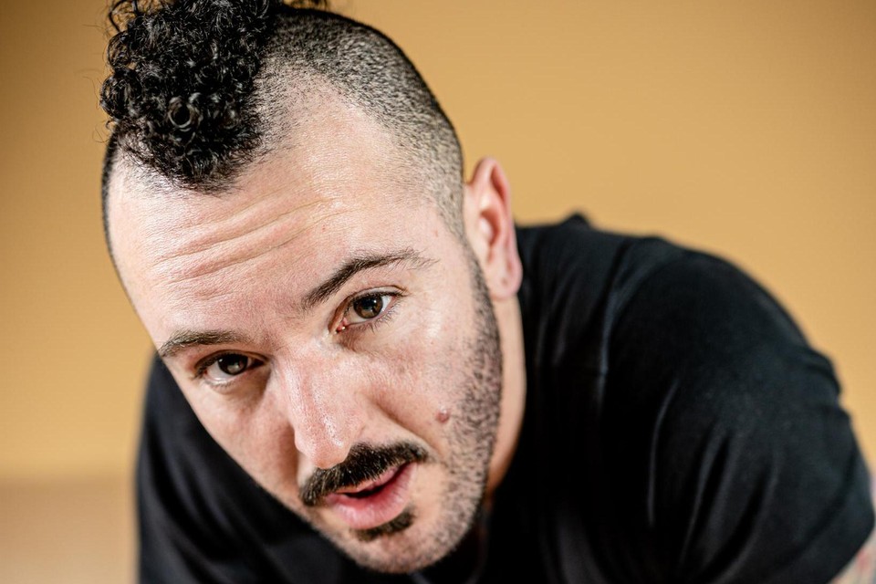 Jaouad Alloul schreef met ‘De meisje’ het relaas van een Marokkaans jongetje dat op jongens valt, zoals hij zelf.