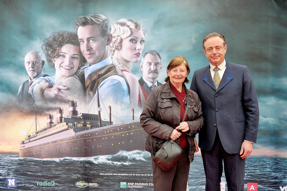 Il sindaco di Anversa Bart de Wever con sua madre, Irene Torves