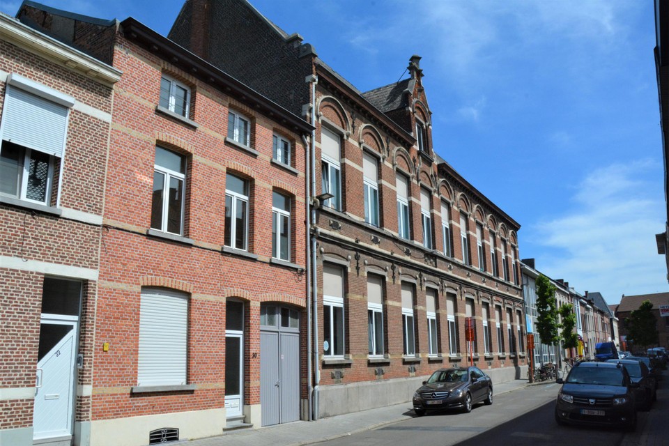 Basisschool De Parel in Mechelen ontvangt een subsidie voor het vernieuwen van de ventilatie en de bouw van een nieuw sanitair. 