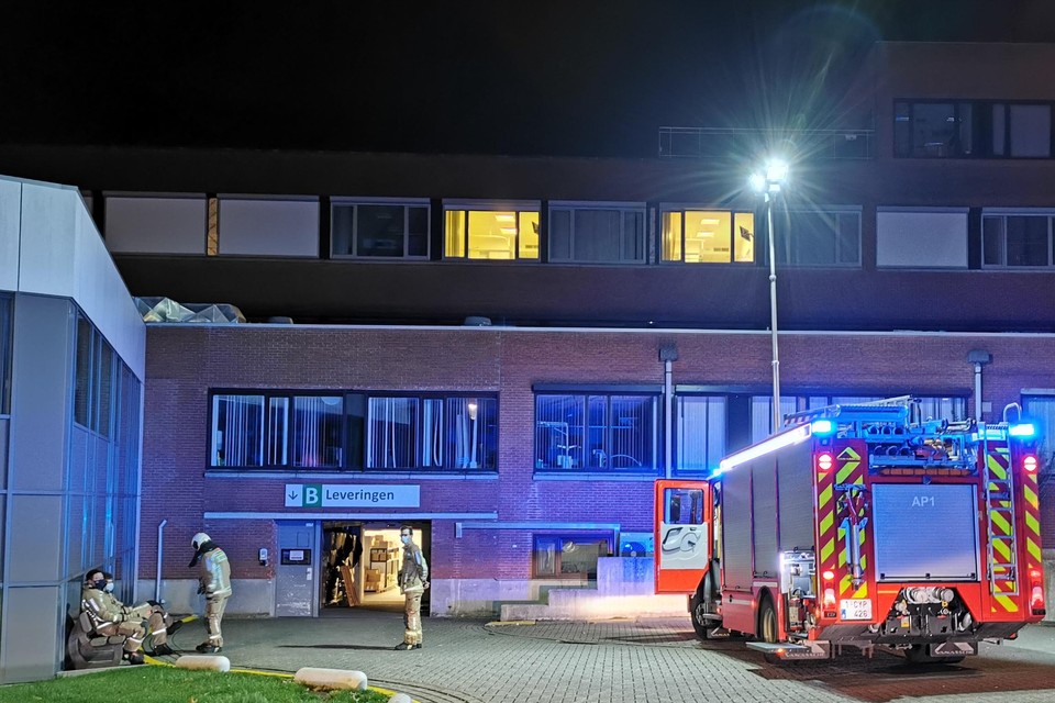 De brand ontstond in de wasserij van het ziekenhuis AZ Sint-Elisabeth. 