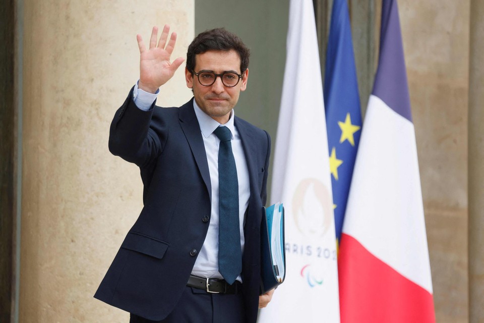 De Franse minister van Buitenlandse Zaken Stéphane Séjourné zegt dat er momenteel niet meer gesproken wordt met Russische functionarissen.