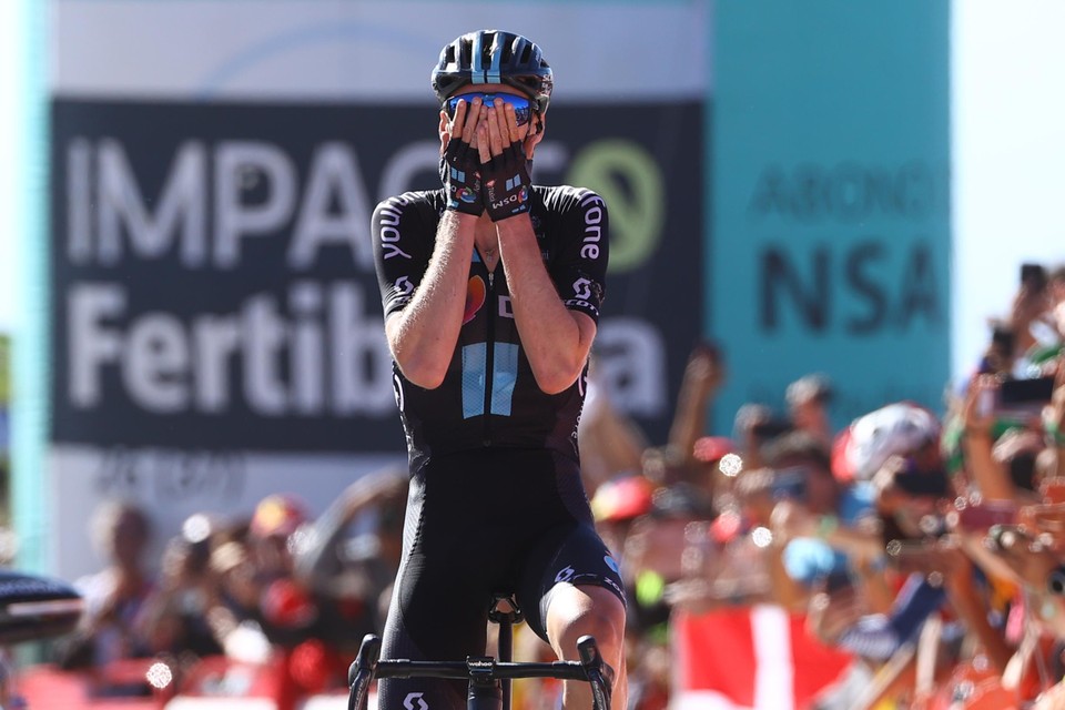 Thymen Arensman won de koninginnenrit in de Vuelta. 