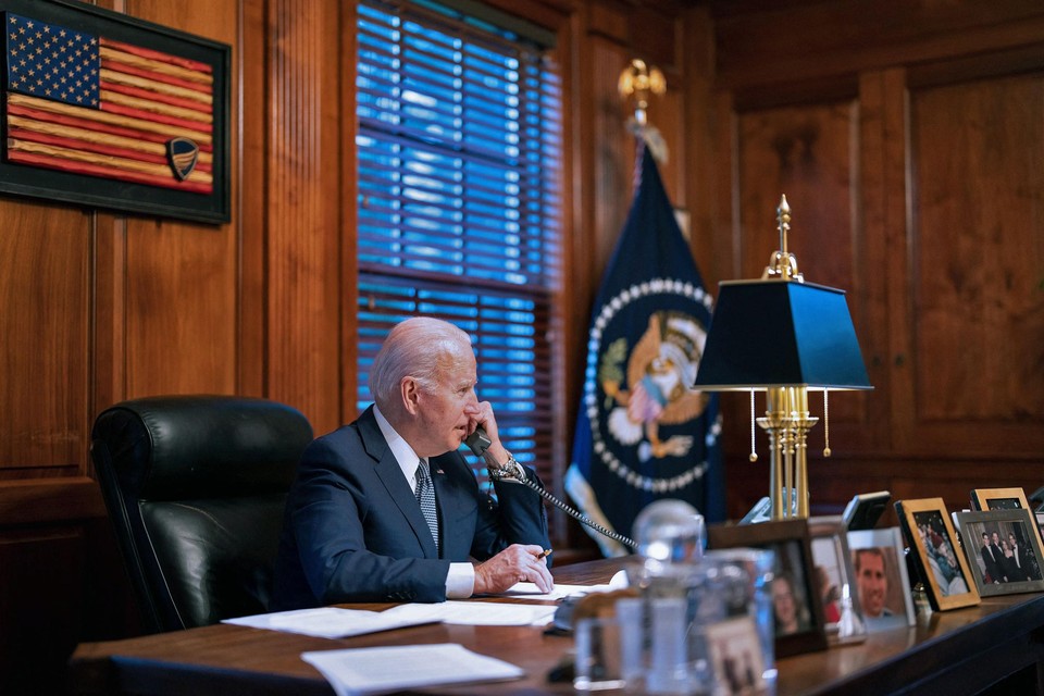 Joe Biden belt met Vladimir Poetin 