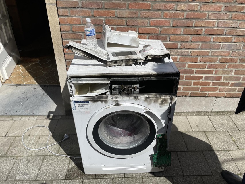 excelleren letterlijk morfine Wasmachine vat vuur in woning (Kortrijk) | Het Nieuwsblad Mobile