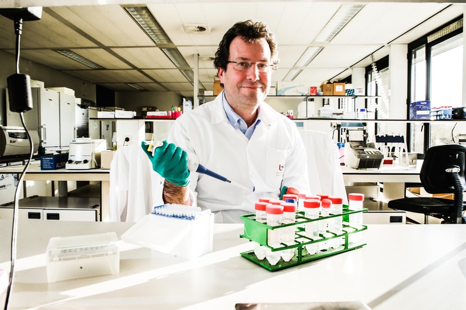 Bart Loeys in zijn lab: voor zijn werk krijgt hij een prijs van 250.000 euro. 