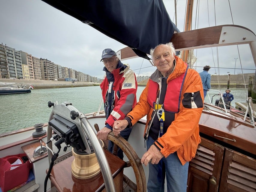 The Staff and Piet brothers at mooring in the marina of Blankenberge.