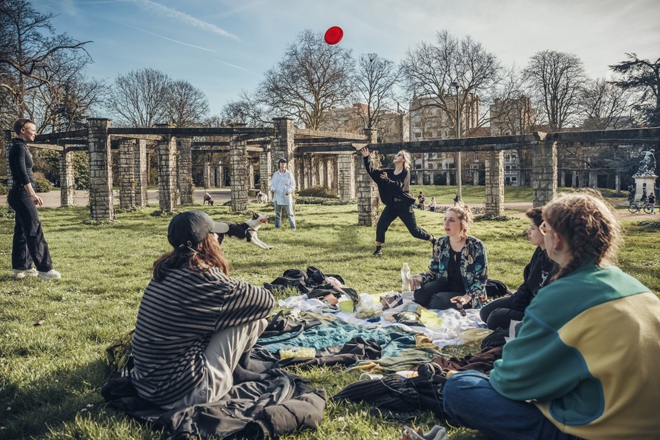 Jongeren in het Gentse Citadelpark, vandaag zijn dergelijke uitjes niet meer toegestaan.