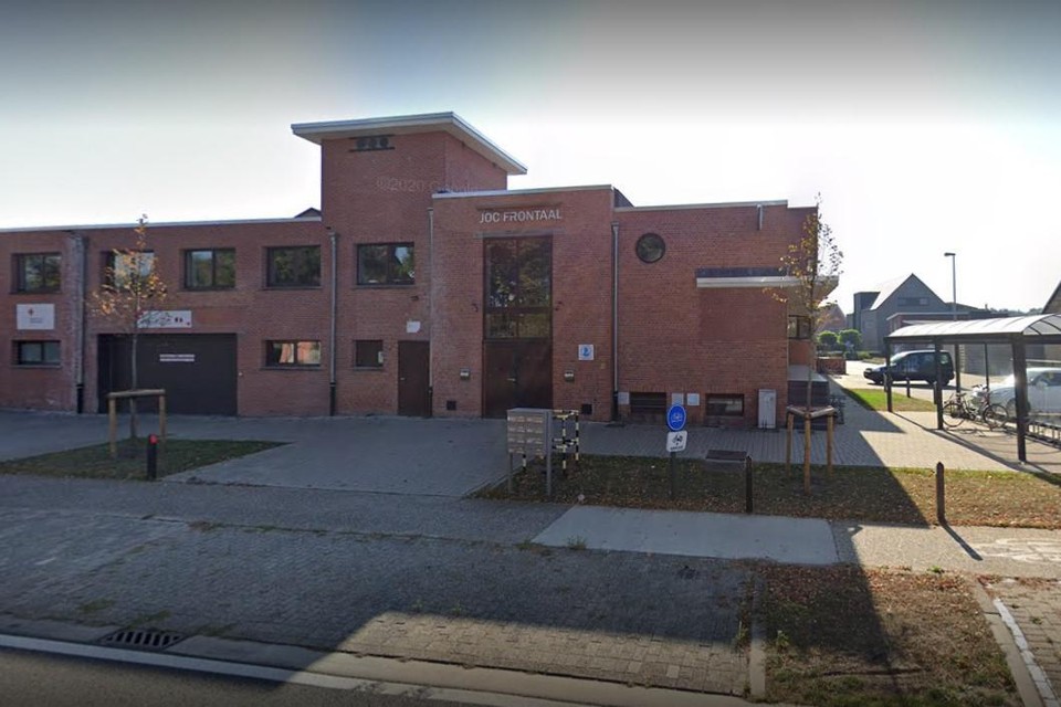 De jongeren van JOC Frontaal onthullen zaterdag hun opgefrist jeugdhuis op de Gierlebaan in Lille.  