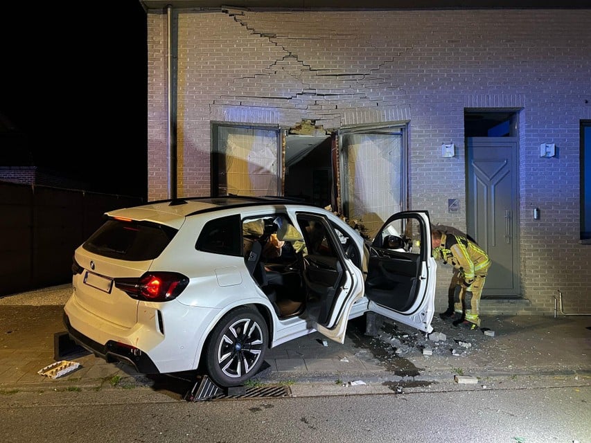The residents could leave their homes safely and well after the collision.