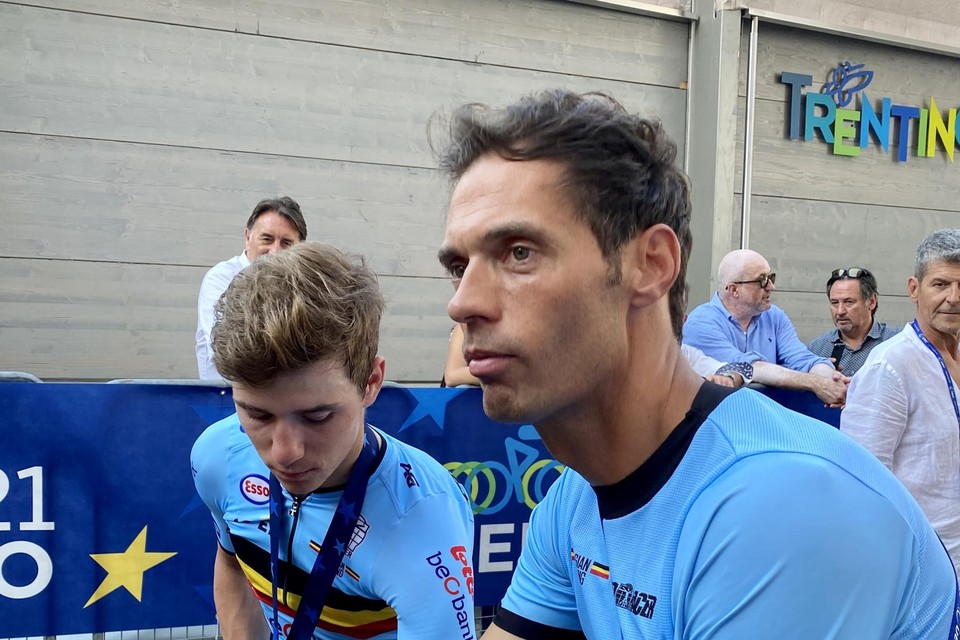 Remco Evenepoel en bondscoach Sven Vanthourenhout. 