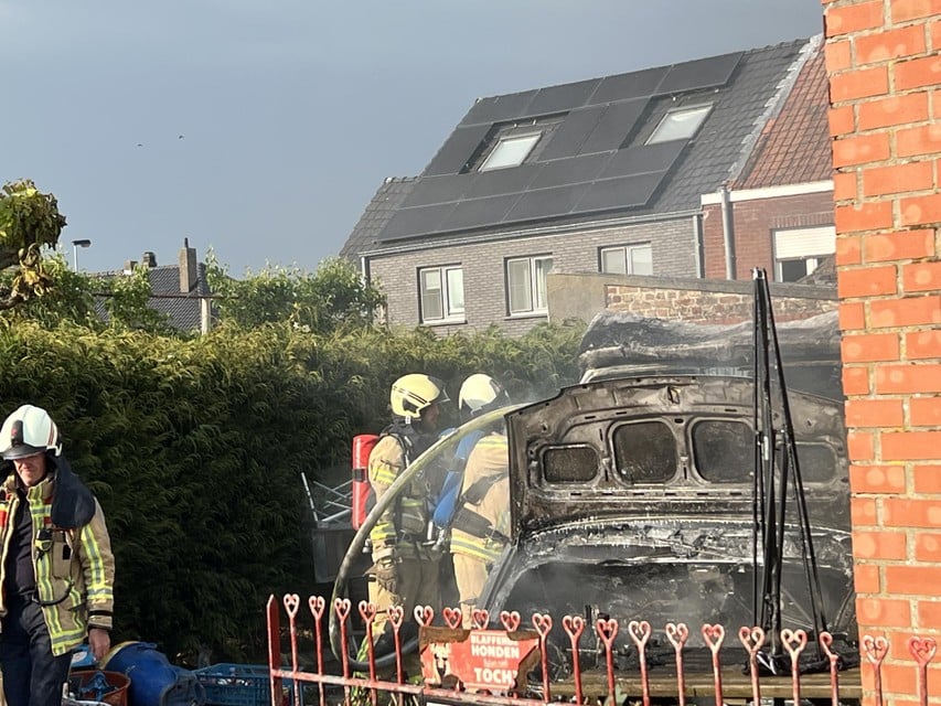 The fire brigade quickly had the fire under control.