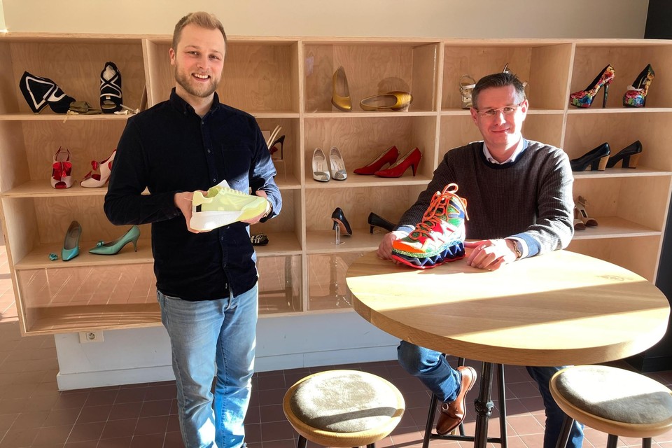 Gertjan Remmerie en Kurt Himpe tonen enkele nieuwe aanwinsten van Stella McCartney en Marc Jacobs. 