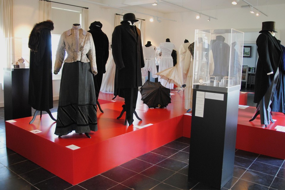 verlamming Bezighouden Imitatie Stedelijk Museum stelt traditionele Kempense kleding tentoon (Hoogstraten)  | Het Nieuwsblad Mobile