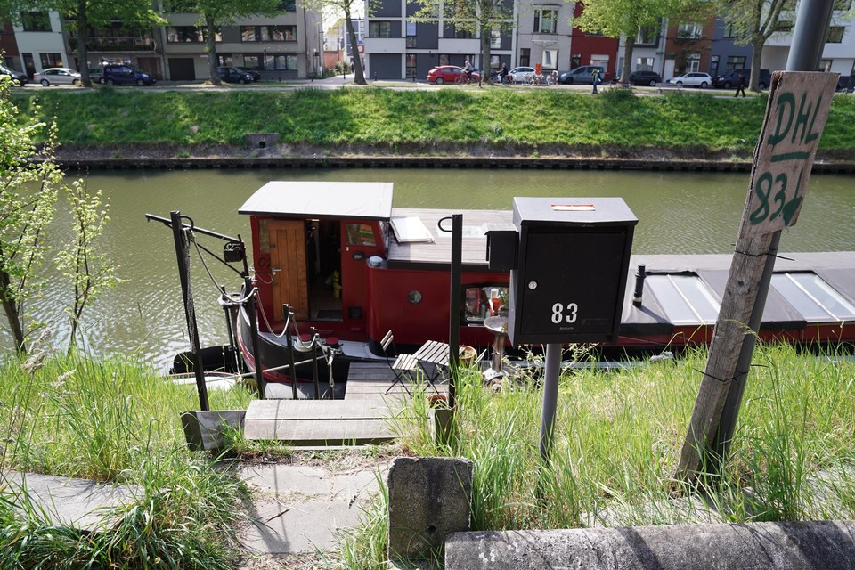 Betreffende Of fysiek 33 Gentenaars wachten op ligplaats voor een woonboot (Gent) | Het  Nieuwsblad Mobile