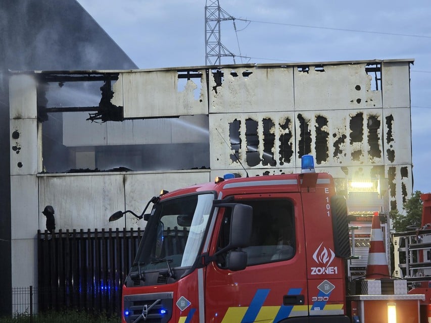 The fire brigade will have to extinguish for a while.