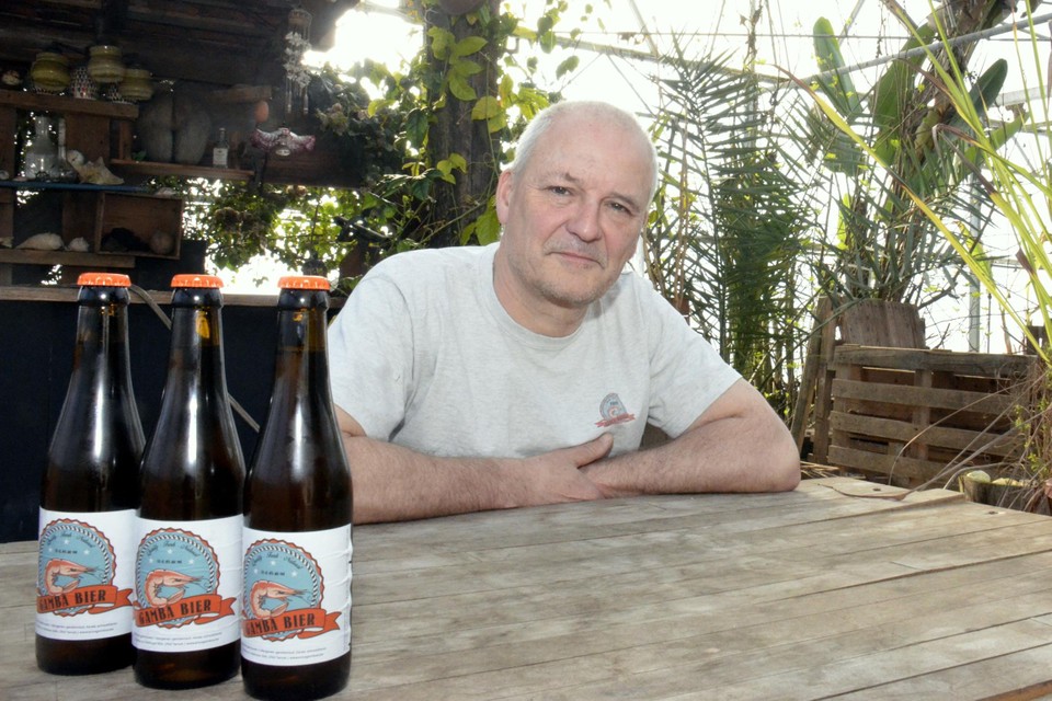 Eric kweekt al enkele jaren met succes gamba’s in Ternat en heeft daar nu ook een passend biertje bij. 