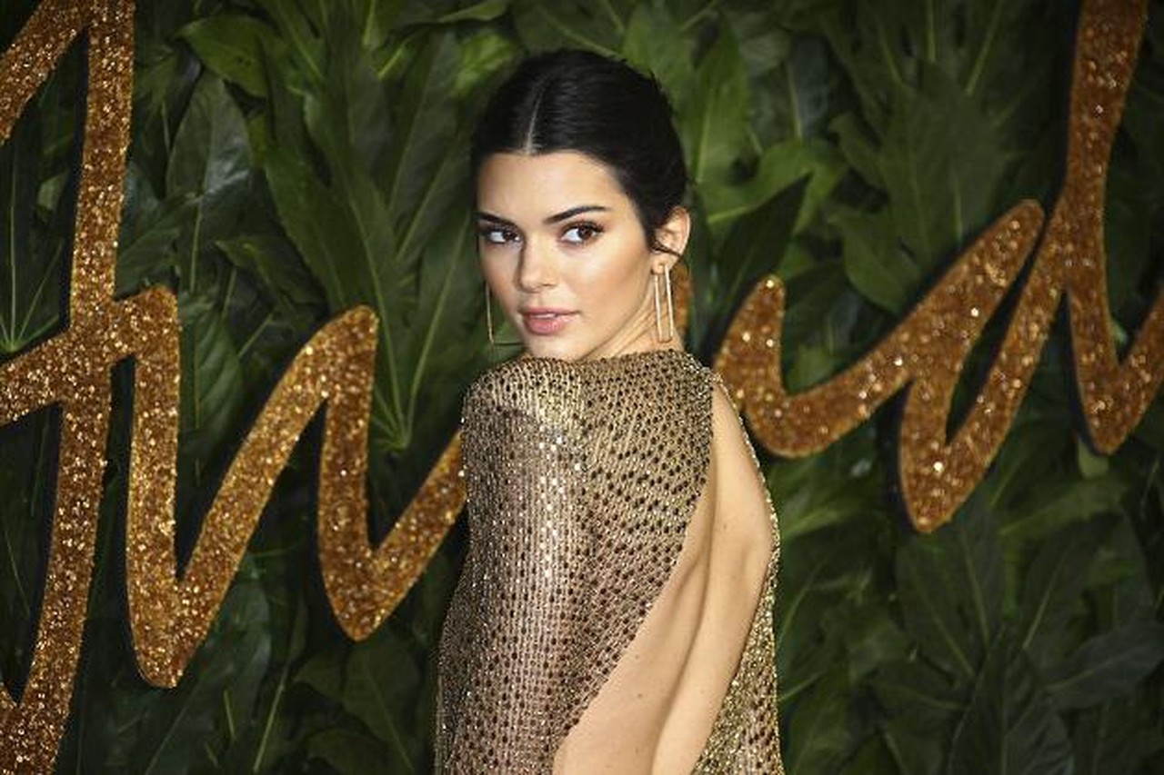 Kendall Jenner maakt haar relatie Instagram official | Het Nieuwsblad Mobile