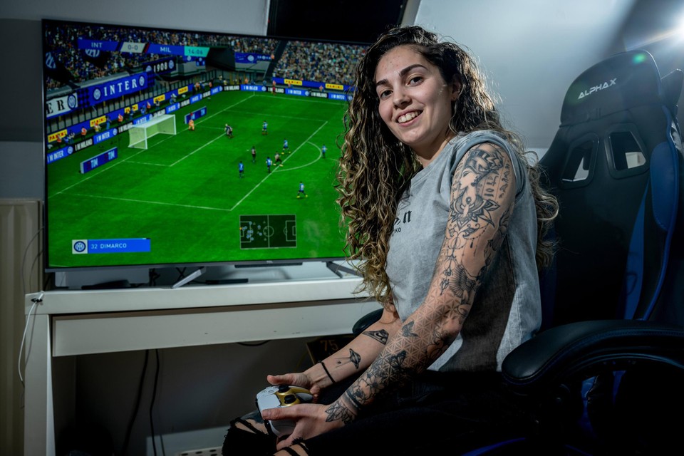 Noemie Todde is one of the best female FIFA players in the country.
