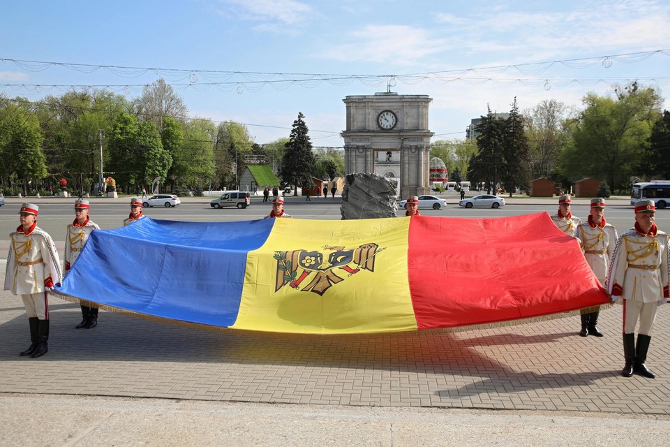 De vlag wordt geëerd in hoofdstad Chisinau.  