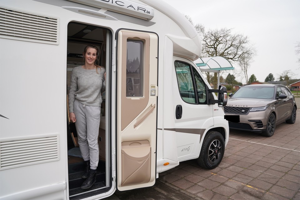 Lisa Bams uit Zonhoven huurt een camper om het weekend door te komen aan de Daltonschool in Zolder.