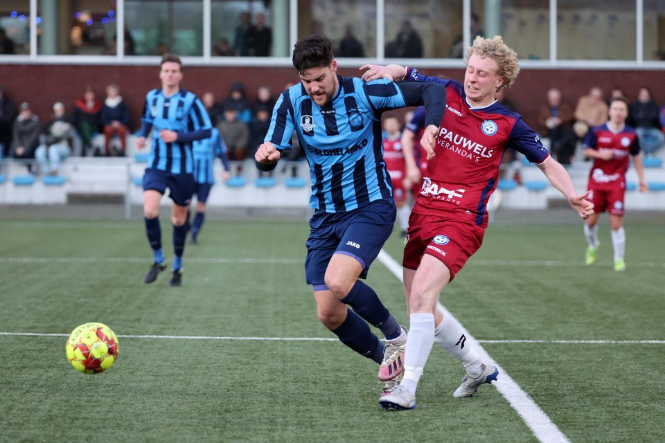 Anis Samimi in duel met bezoeker Roemer De Tandt. 