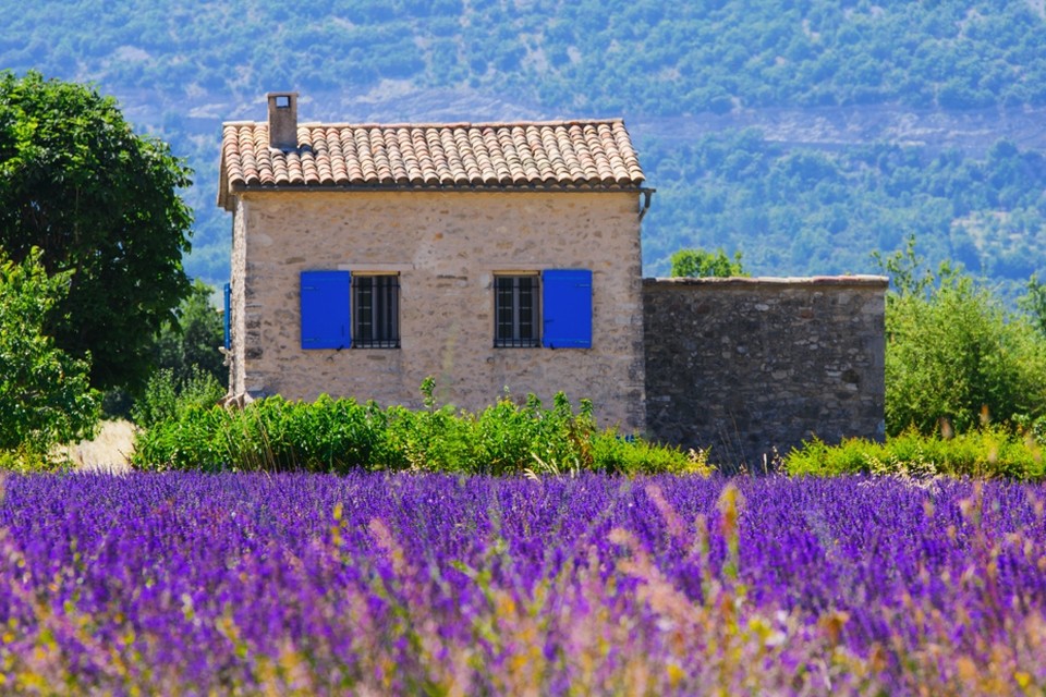 Een huisje huren, bijvoorbeeld in de Provence. 