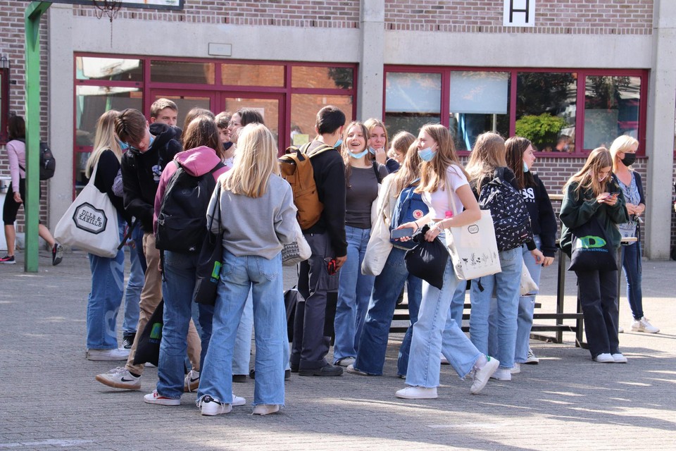 Na de namiddagpauze gingen de leerlingen niet meteen terug naar de klas.