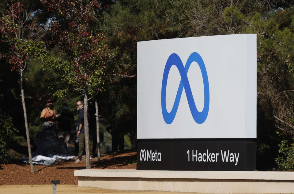 Nella Silicon Valley, il logo dell'edificio è già stato modificato. 