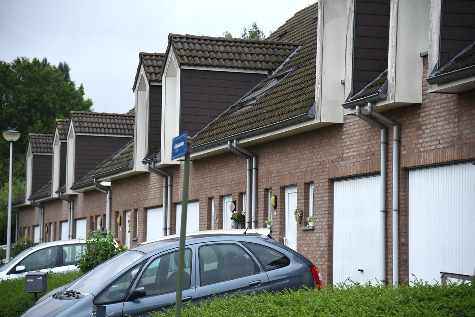 Wie een sociale woning huurt, mag geen eigendom bezitten in het buitenland. Vorig jaar werden in Limburg 70 onderzoeken opgestart naar mogelijke fraude. 