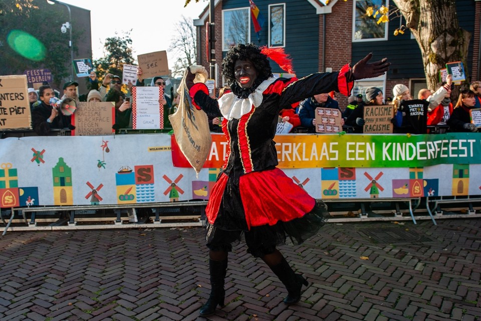 Ook tradities als Zwarte Piet ziet het Europees Parlement liever verdwijnen 