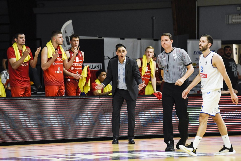 Coach Dario Gjergja voelde zich in Mechelen geviseerd door scheidsrechter Van den Broeck.