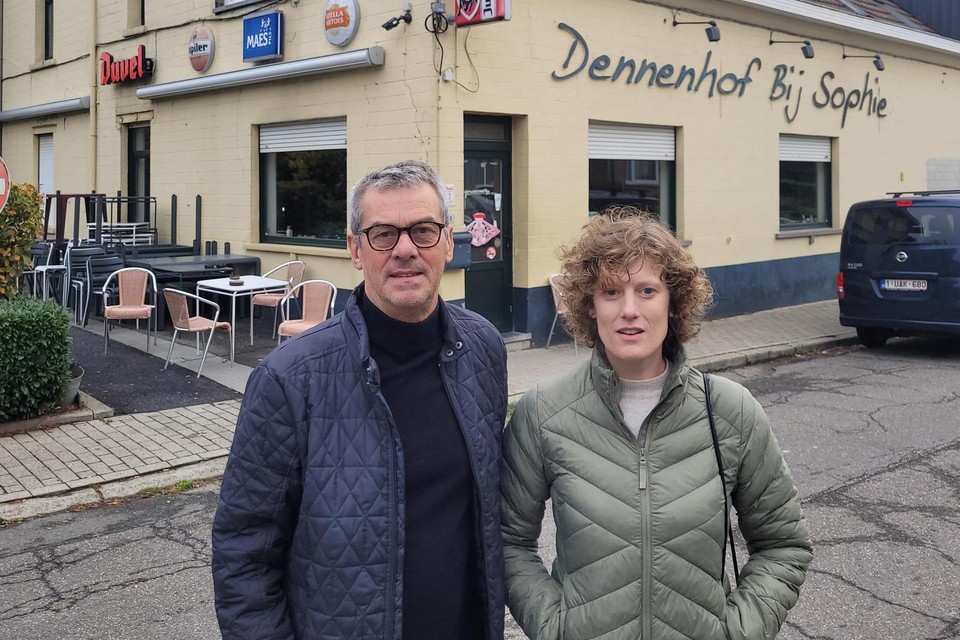 Philippe Schuermans (64) kreeg een jaar geleden een hartinfarct op het terras van het Dennenhof in Beigem. Gelukkig was dorpsgenote Lies Verbesselt (40) er die hem meteen begon te reanimeren. Vandaag spraken ze er opnieuw af.