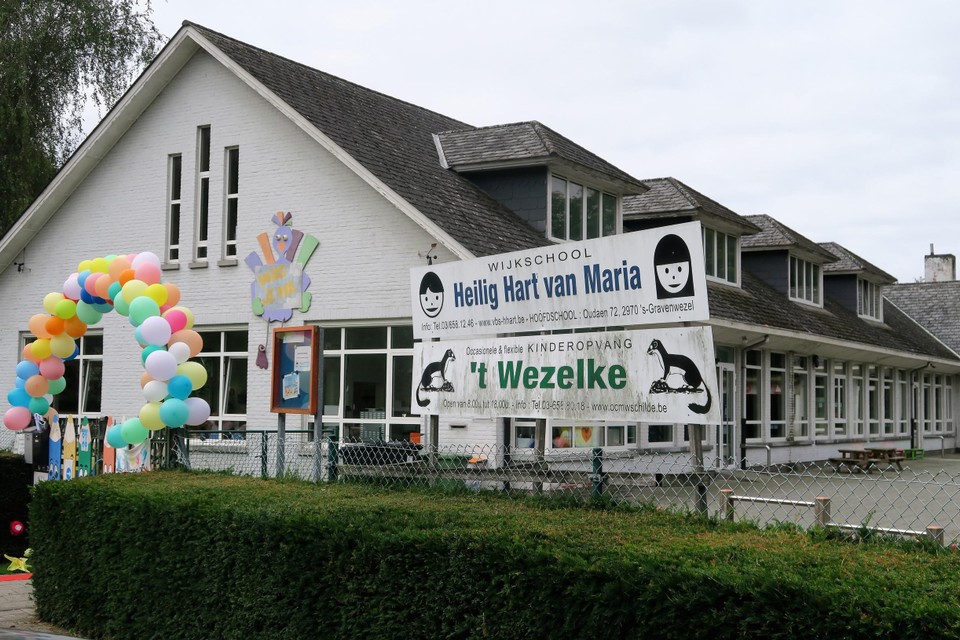 Wijkschooltje Hertebos aan de Hindelaan: klein maar uniek en een onmisbare spil in de buurt.. 