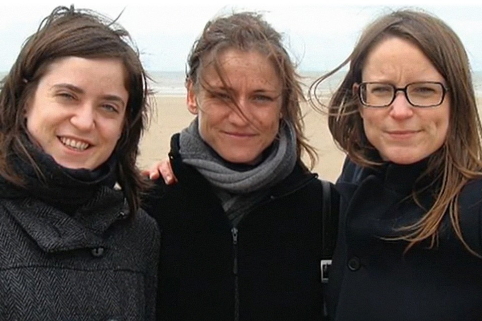 Tine Nys (centraal) met haar zussen