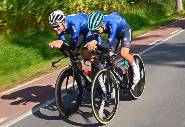 Ganna reed gisteravond nog een rondje op het WK-parcours.