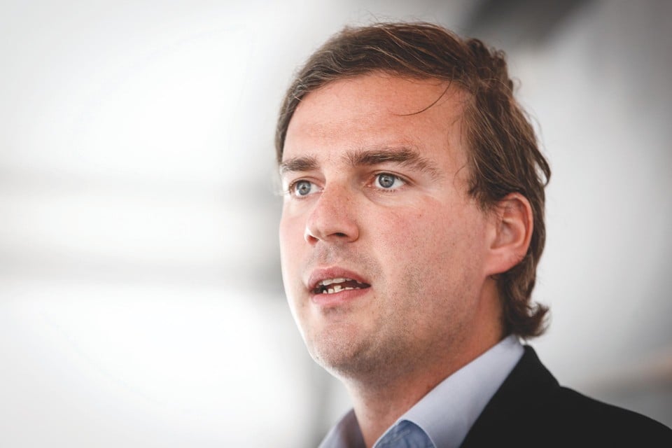 “De Overpoortstraat moet een plaats zijn waar onze studenten ongedwongen en veilig kunnen uitgaan”, zegt burgemeester Mathias De Clercq.