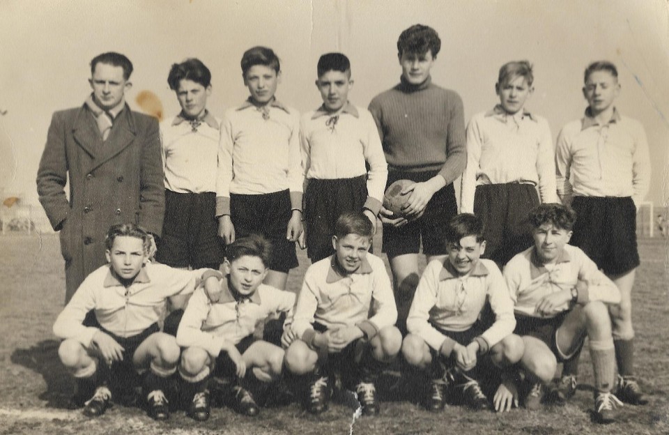 Een kadettenploeg van FC Bos.