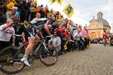 thumbnail: Nick Nuyens won in 2011 de Ronde van Vlaanderen