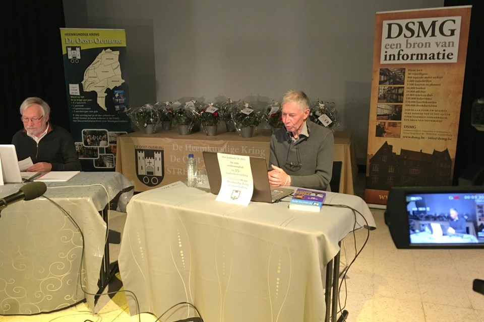 De Berghine in Destelbergen was donderdag de verzamelplaats voor de auteurs bij de voorstelling van het jaarboek.  