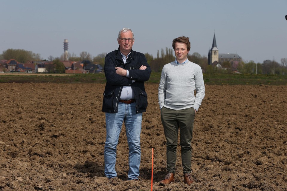 Schepen Wim Rutten (l.) wordt waarnemend burgemeester van Kinrooi.  