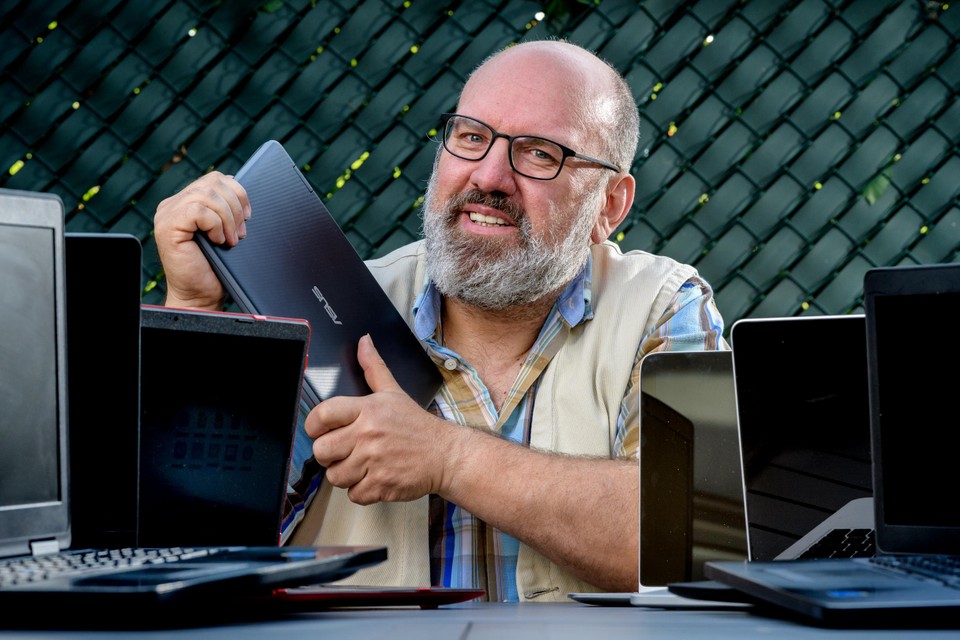 Gestaag Concentratie kapperszaak Gratis' Vlaamse laptop kan ouders ruim 500 euro kosten | Het Nieuwsblad  Mobile
