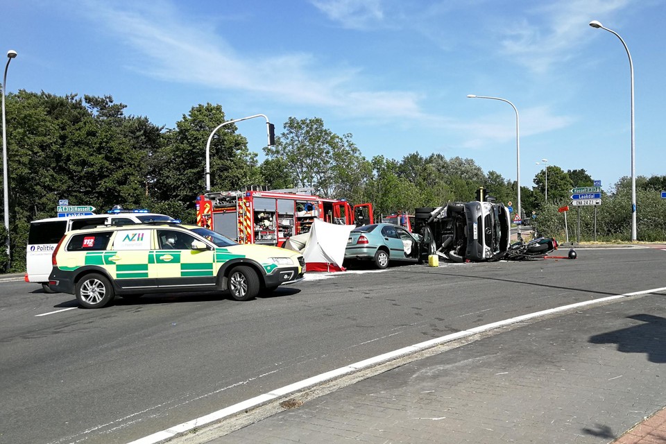 Bij een zwaar verkeersongeval met een schoolbus op de Oosterloseweg in Geel kwam vorige maand nog een vrouw om het leven en raakten drie kinderen lichtgewond.