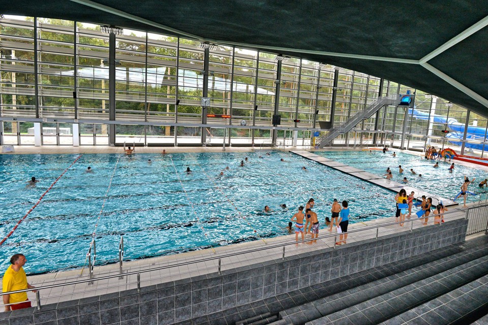 Zwembad en douches in Genk kouder: gemeenten besparen op energie | Het Nieuwsblad Mobile