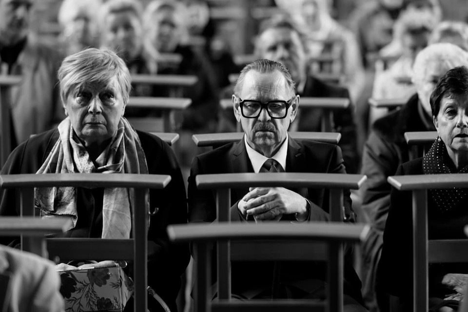 Een schier onherkenbare Koen Crucke speelt de hoofdrol in de Gentse kortfilm ‘Passé’. 