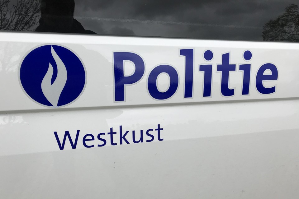 De politie Westkust moest tweemaal tussenbeide komen in De Panne.  