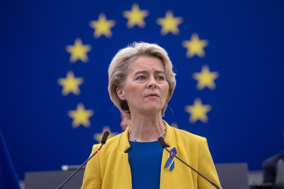 Voor haar State of the Union koos Von der Leyen voor een outfit in de kleuren van de Oekraïense vlag.
