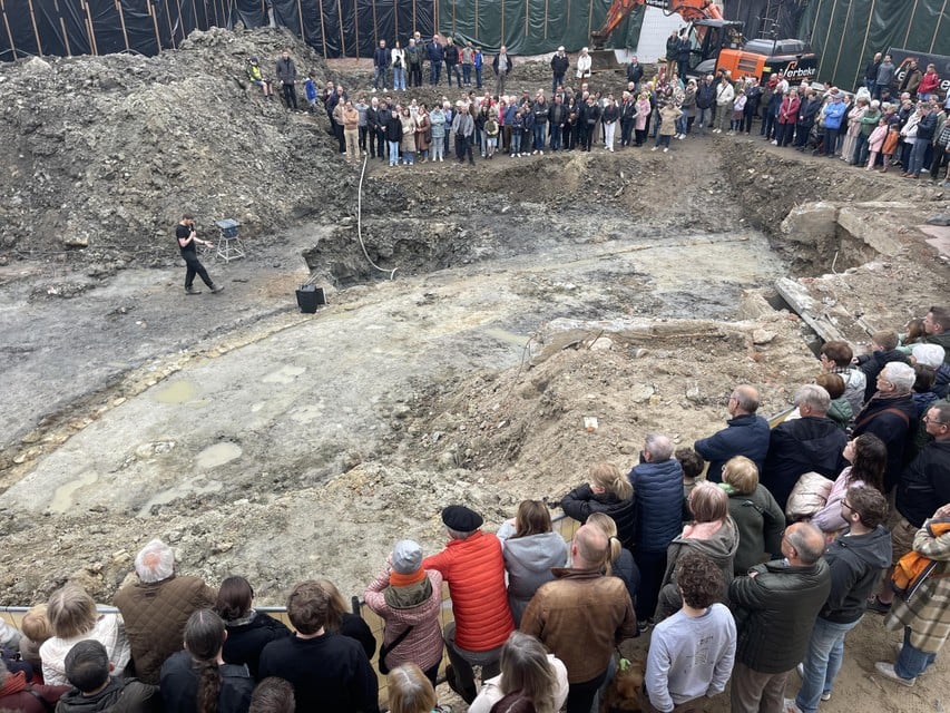 Tours were regularly given for thousands of interested people last weekends.