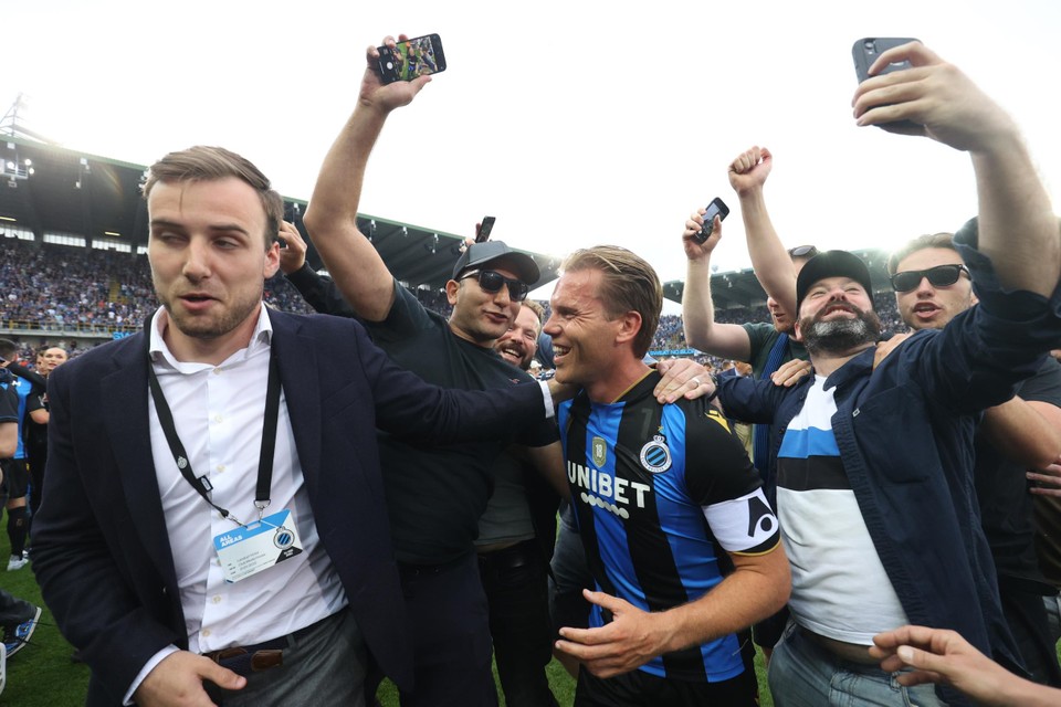 Club Brugge-fans plannen nu al veldbestorming op Facebook