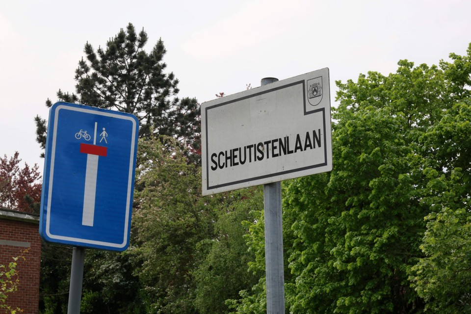 De straat in Kortrijk waar het bosje aan grenst.